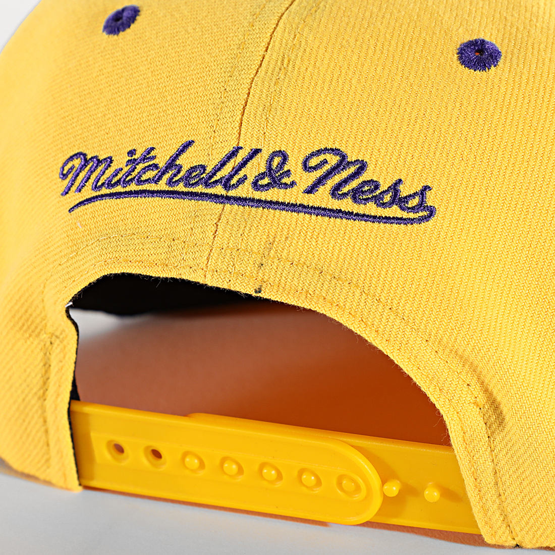 Mitchell and Ness NBA Breakthrough Snapback Los Angeles Lakers Yellow