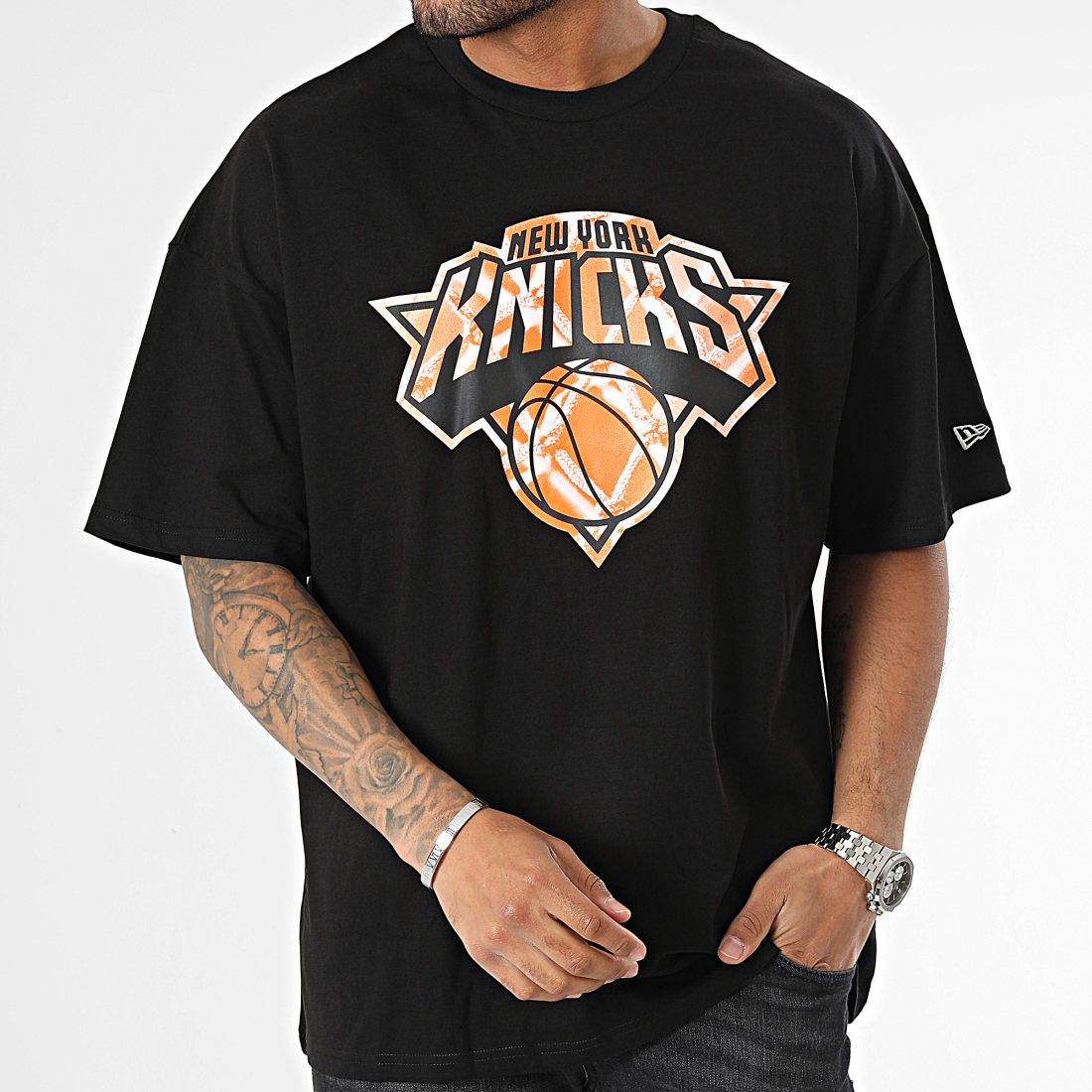 Official New Era NBA Infill Logo New York Knicks Oversized T-Shirt C2_139  C2_139 C2_139