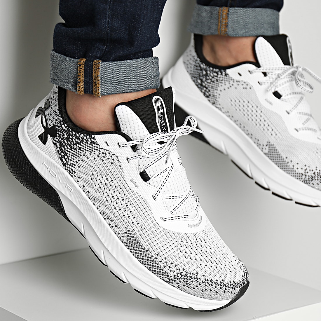 under armour hovr white