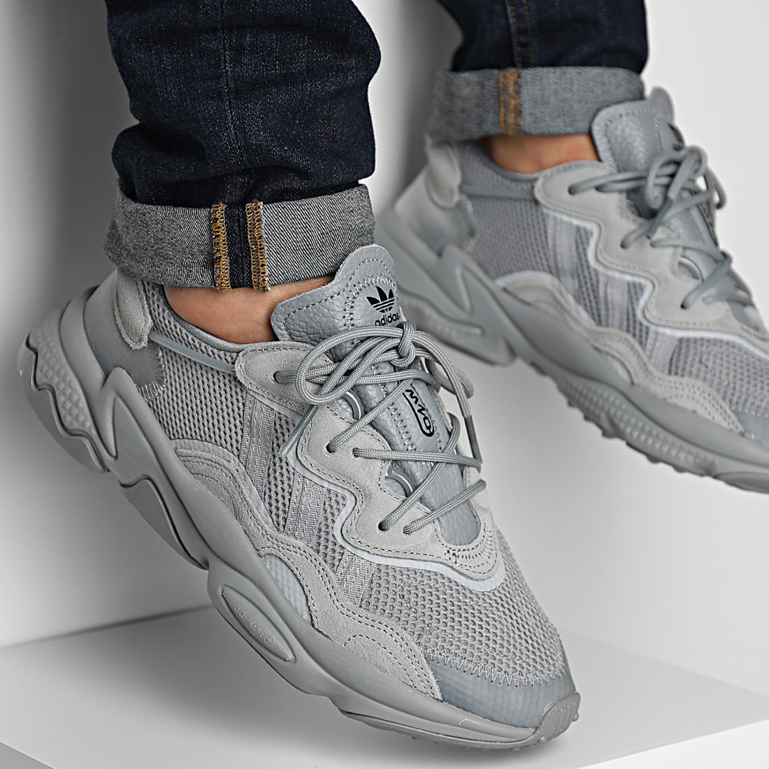 Adidas originals baskets best sale ozweego