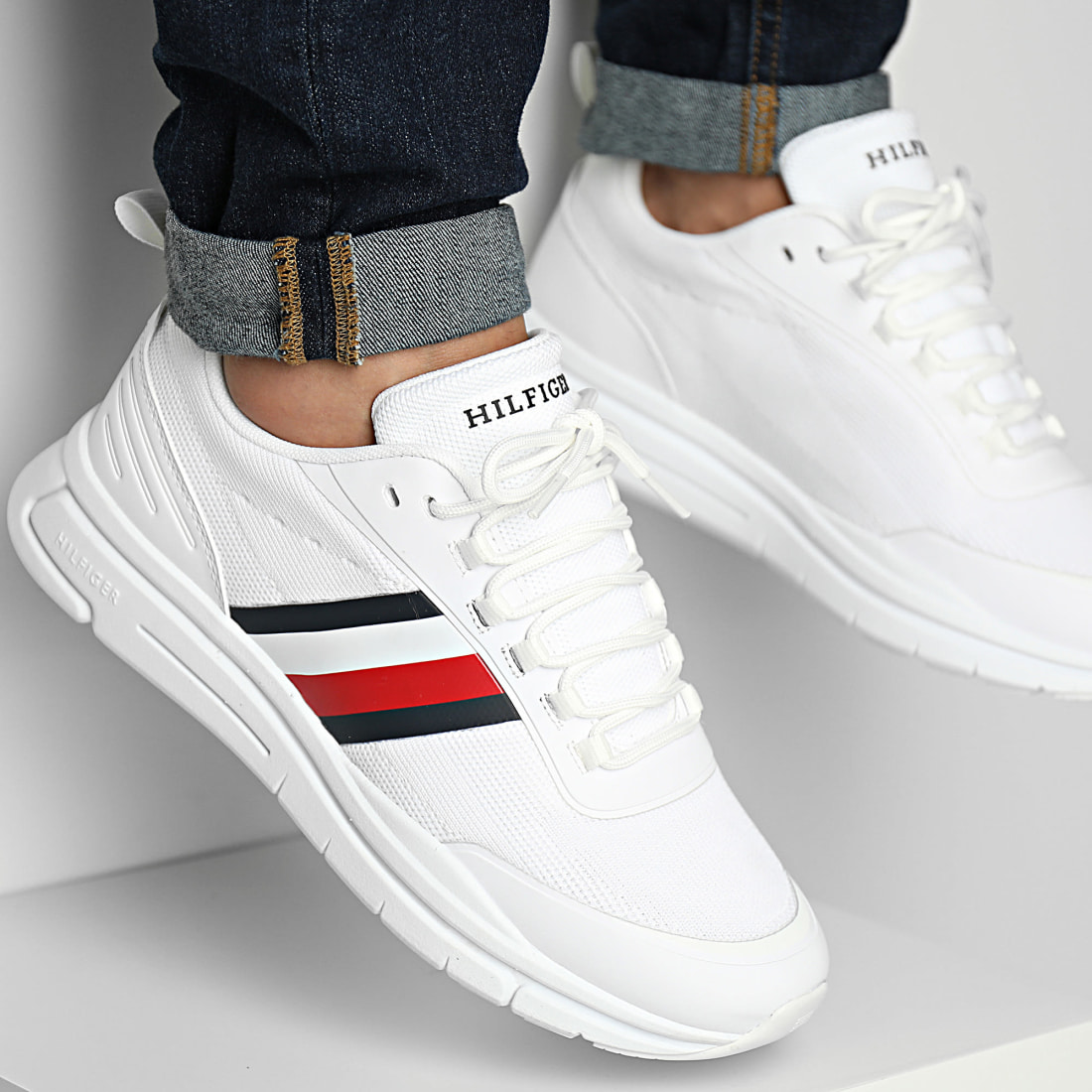 tommy hilfiger modern corporate leather runner