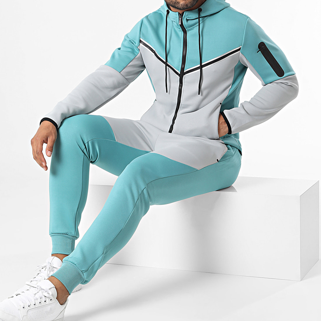 Ensemble jogging hot sale bleu clair