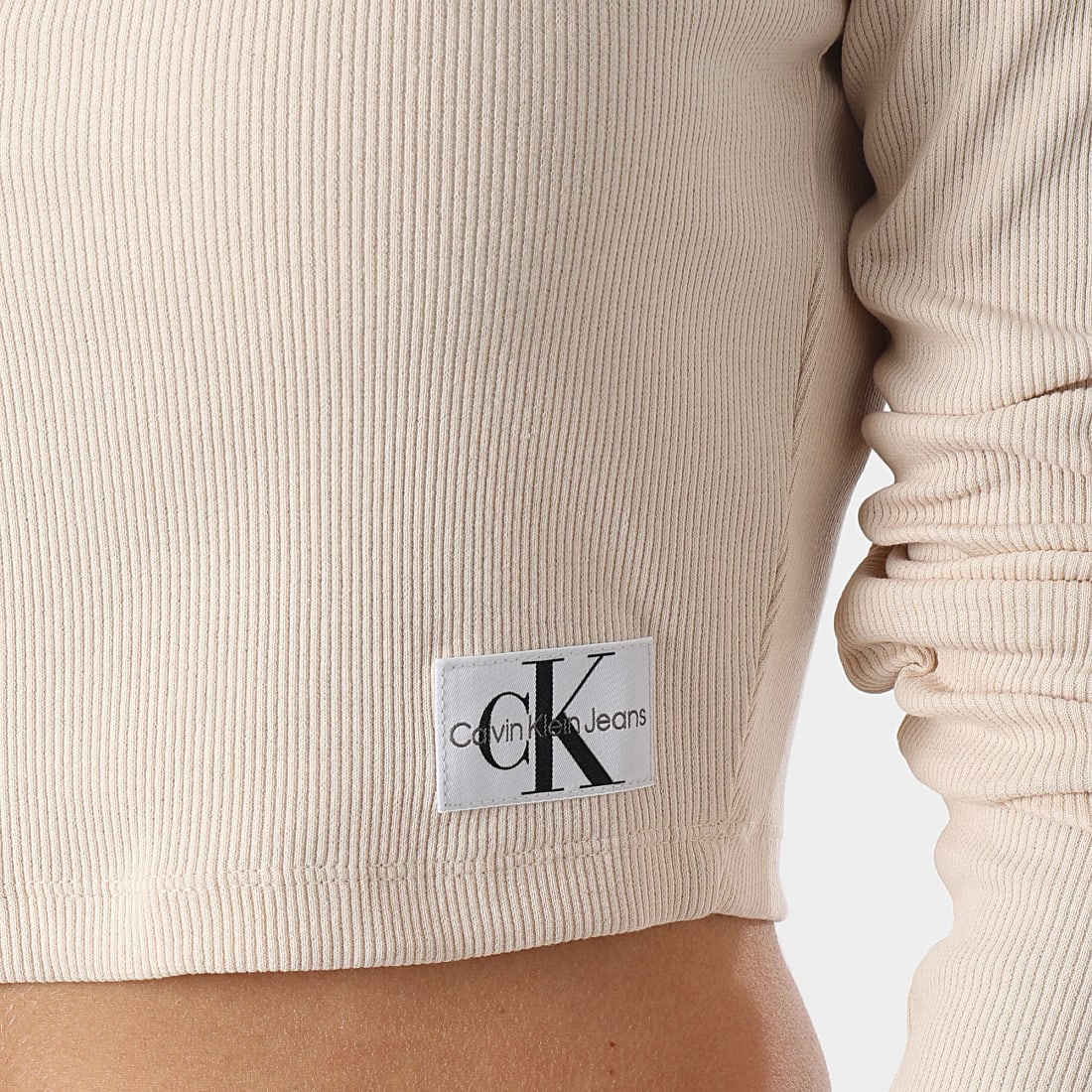 Calvin Klein Tee Shirt Manches Longues Crop Femme 2025 Beige