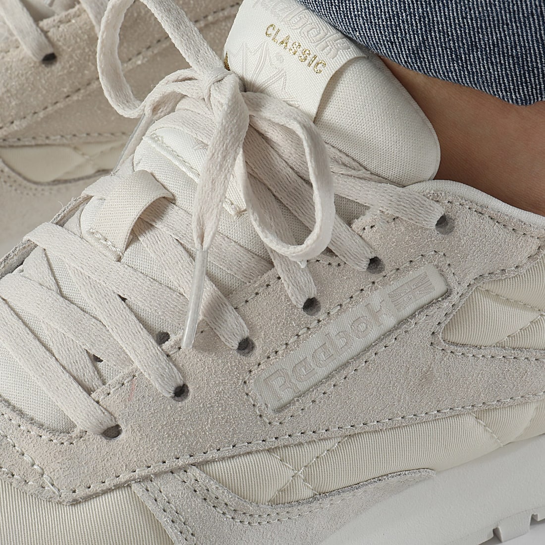 basket reebok doré
