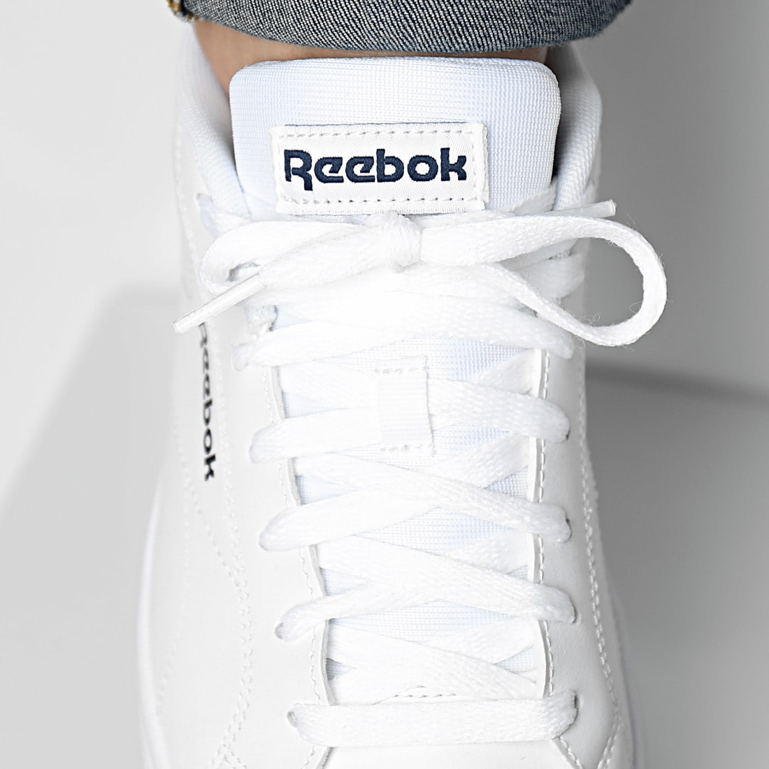 Reebok Royal Complete Clean 2.0 Shoes in White / Collegiate Navy