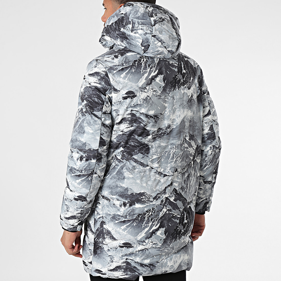 Doudoune chaude grise pour homme avec capuche à fourrure. Tendance hiver  homme 2019. De la marque FRILIVIN.