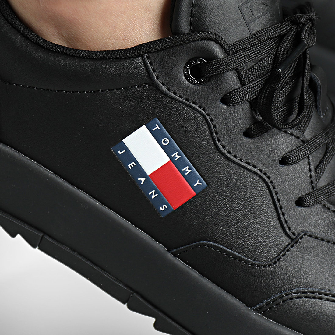 tommy jeans basket