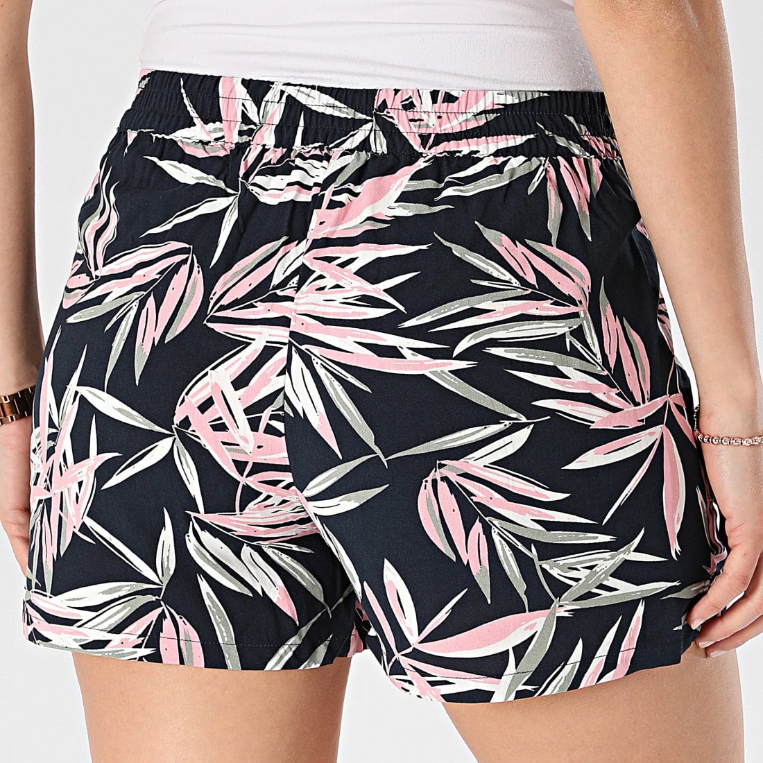 Short on sale femme only