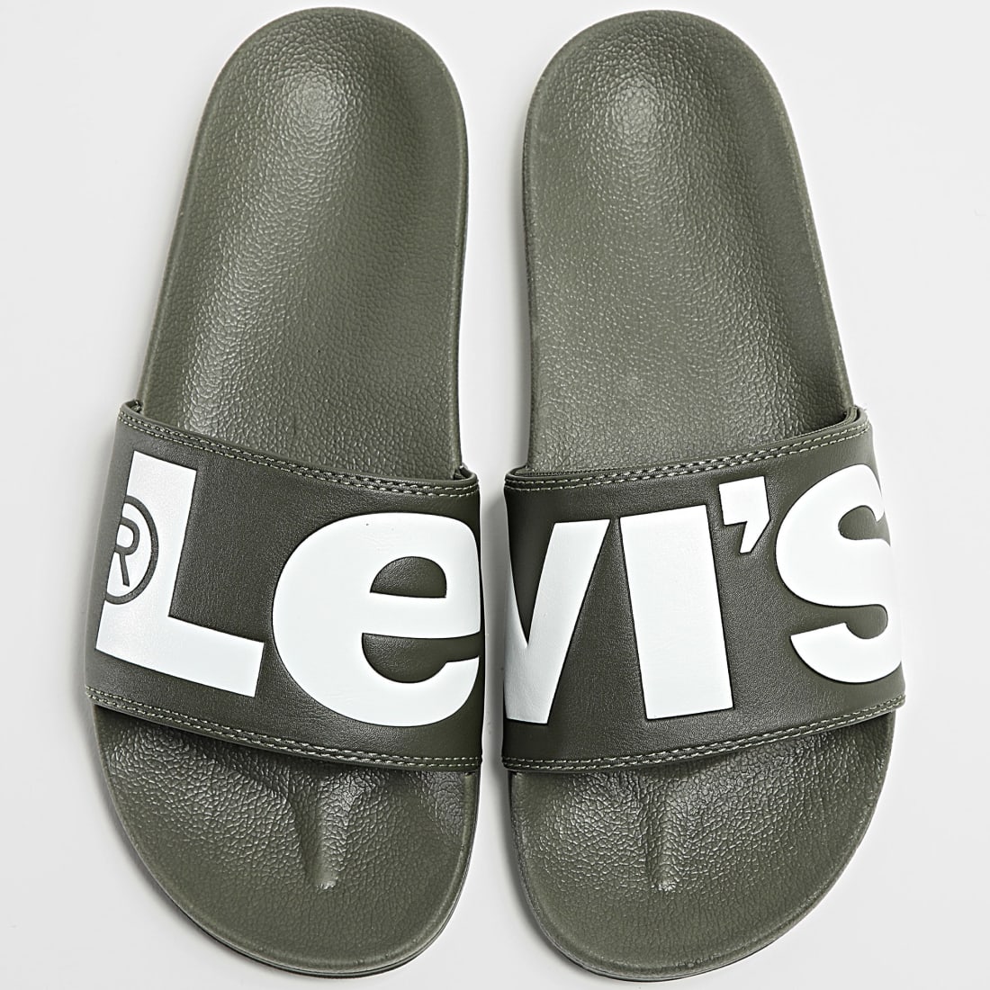 Claquette hotsell levis mario