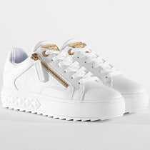 les chaussures guess