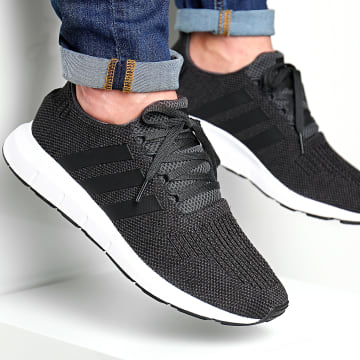 Adidas Originals Baskets Swift Run CQ2114 Carbon Core Black LaBoutiqueOfficielle