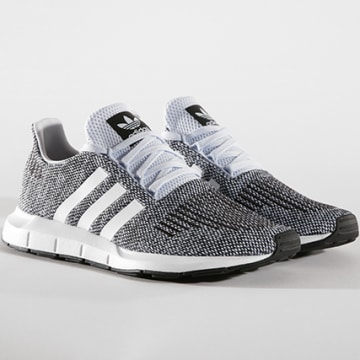 Adidas Originals Baskets Swift Run CQ2122 Aero Blue Footwear White Core Black LaBoutiqueOfficielle