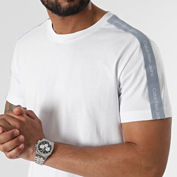  Calvin Klein - Tee Shirt A Bandes Contrast Tape Shoulder 0616 Blanc