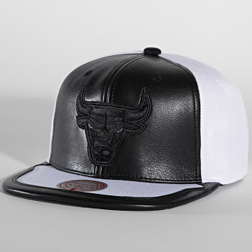  Mitchell and Ness - Casquette Snapback Day One Chicago Bulls Noir Blanc