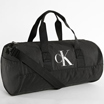  Calvin Klein - Sac De Sport Essentials 9828 Noir