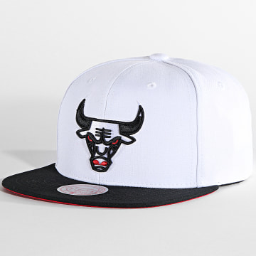  Mitchell and Ness - Casquette Snapback Core Basic Chicago Bulls Blanc Noir