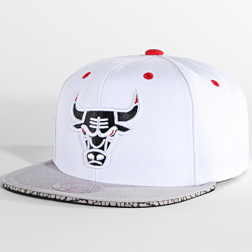  Mitchell and Ness - Casquette Snapback Three Collection Chicago Bulls Blanc Gris