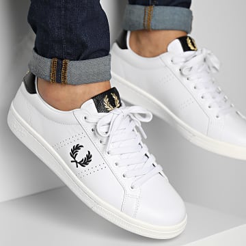  Fred Perry - Baskets B721 Leather Tab B4290 White