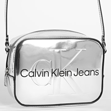  Calvin Klein - Sac A Main Femme Sculpted Camera Bag 0396 Argenté