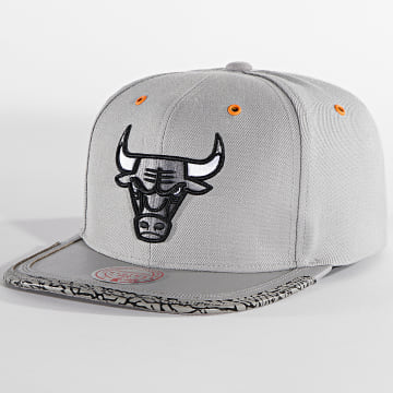  Mitchell and Ness - Casquette Snapback Chicago Bulls HHSS4373 Gris