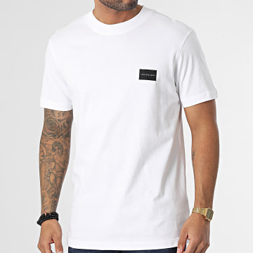  Calvin Klein - Tee Shirt Shrunken Badge 2468 Blanc