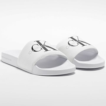  Calvin Klein - Claquettes Femme Monogram 0103 White