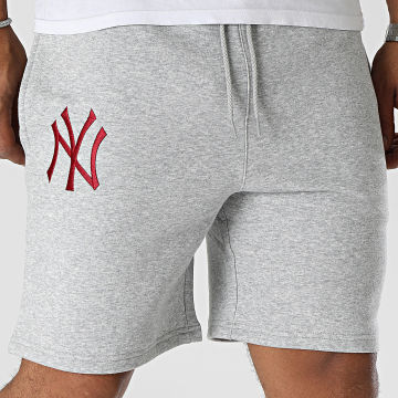 New Era - Pantalón corto League Essentials New York Yankees 60416442 Gris brezo