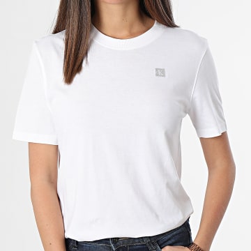 Calvin Klein - Tee Shirt Femme Embroidery Badge Regular 3226 Blanc