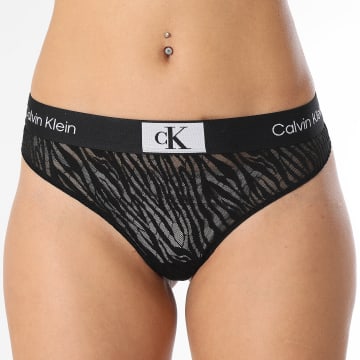  Calvin Klein - String Femme QF7378E Noir