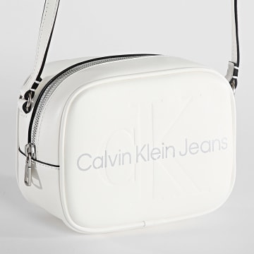 Calvin Klein - Borsa da donna con fotocamera scolpita 0275 Bianco