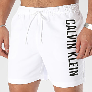 Calvin Klein - Pantaloncini da bagno medi con coulisse 1004 Bianco