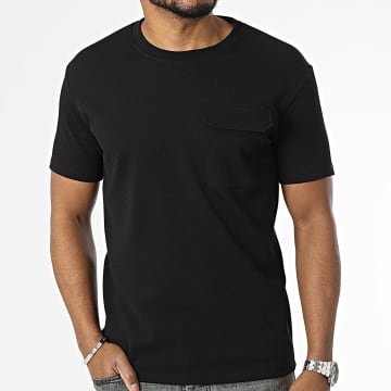 MTX - T-shirt nera con taschino