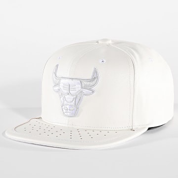 Mitchell and Ness - Chicago Bulls Day One Snapback Cap 6HSSMM19224 Blanco
