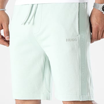 HUGO - Pantaloncini da jogging a righe tono su tono Logo 50520492 Verde chiaro