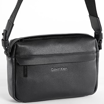 Calvin Klein - Sacoche Must Camera Bag 1879 Noir