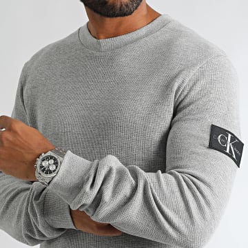 Calvin Klein - Monogram Badge Waffle Crewneck Sweatshirt 3485 Heather Grey