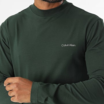 Calvin Klein - Tee Shirt Manches Longues Micro Logo Mock Neck 0179 Vert Foncé