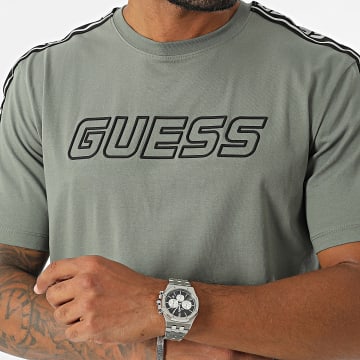 Guess - Gestreept T-shirt Z4GI18-J1314 Kaki Groen