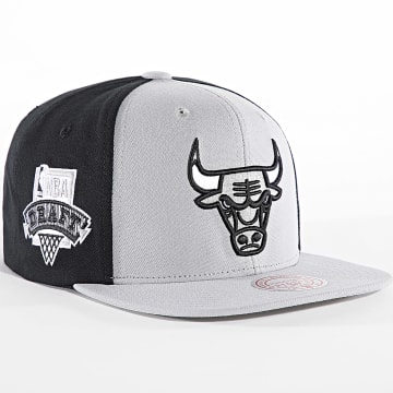 Mitchell and Ness - Core I Chicago Bulls NBA Snapback Cap HS6742 Negro Gris