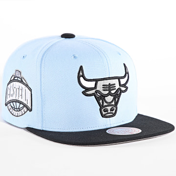 Mitchell and Ness - NBA Core IV Chicago Bulls Snapback Cap HS6747 Zwart Lichtblauw