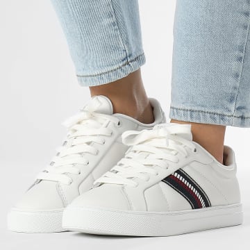 Tommy Hilfiger - Baskets Femme Icon Court Sneakers Stripes 8110 Ecru