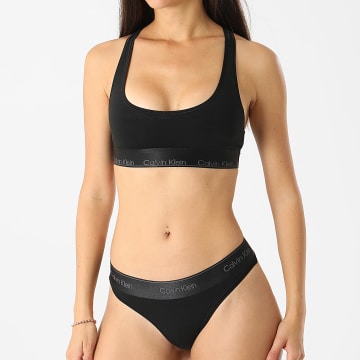Top e mutandine calvin klein 2025