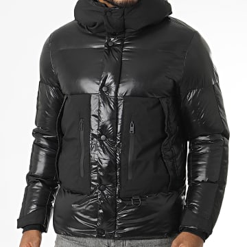 KZR - Chaqueta negra con capucha