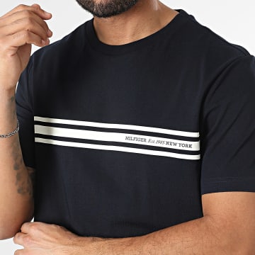 Tommy Hilfiger - Tee Shirt Central Chest Stripe 7443 Bleu Marine
