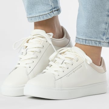 Tommy Hilfiger - Baskets Femme Essential Court Sneaker 8320 Sugarcane