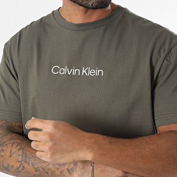 Calvin Klein - Tee Shirt Hero Logo Comfort 1346 Vert Kaki Foncé