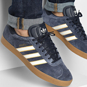 Adidas Originals - Baskets Gazelle Terrace JS3044 Legend Ink Off White Dark Football Gold