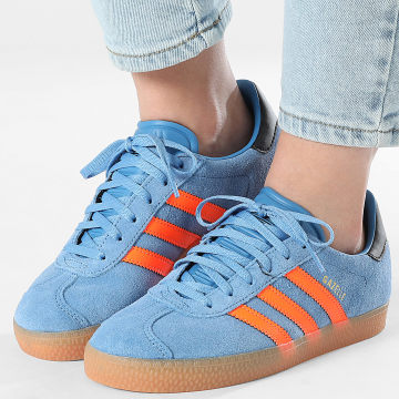 Adidas Originals - Baskets Femme Gazelle JP7124 Focus Blue Solar Orange Core Black