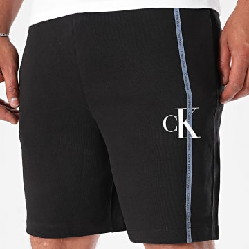 Calvin Klein - Terry Graphic Jogging Shorts LV04RC290G Black