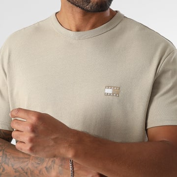 Tommy Jeans - Maglietta con distintivo 0322 Beige